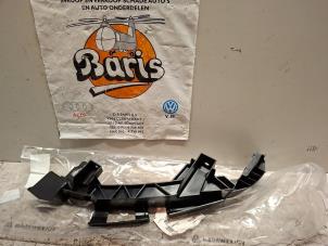 Gebruikte Koplampframe rechts Seat Leon (KLB) 1.4 TSI e-HYBRID 204 16V Prijs € 20,00 Margeregeling aangeboden door Baris Schiedam