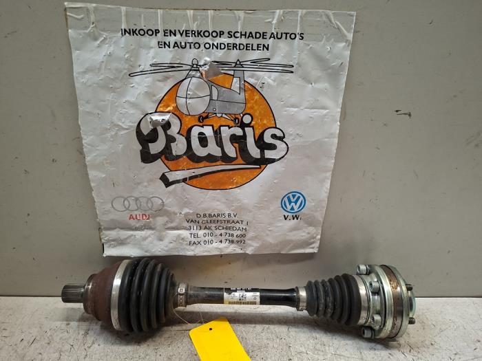 Gebruikte Aandrijfas links-voor Volkswagen T-Roc I 1.5 TSI 16V Prijs € 50,00 Margeregeling aangeboden door Baris Schiedam