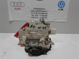Gebruikte Deurslot Mechaniek 4Deurs rechts-achter Audi A4 Avant (B7) 2.0 TDI 16V Prijs € 50,00 Margeregeling aangeboden door Baris Schiedam