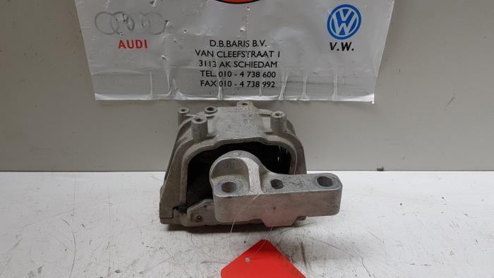 Gebruikte Motorsteun Volkswagen Golf VI (5K1) 2.0 TDI 16V Prijs € 15,00 Margeregeling aangeboden door Baris Schiedam