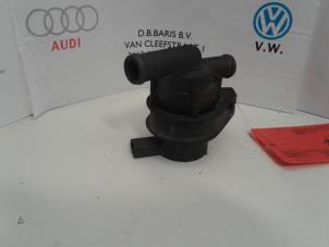 Gebruikte Extra waterpomp Volkswagen Golf IV (1J1) 1.9 TDI 100 Prijs € 20,00 Margeregeling aangeboden door Baris Schiedam