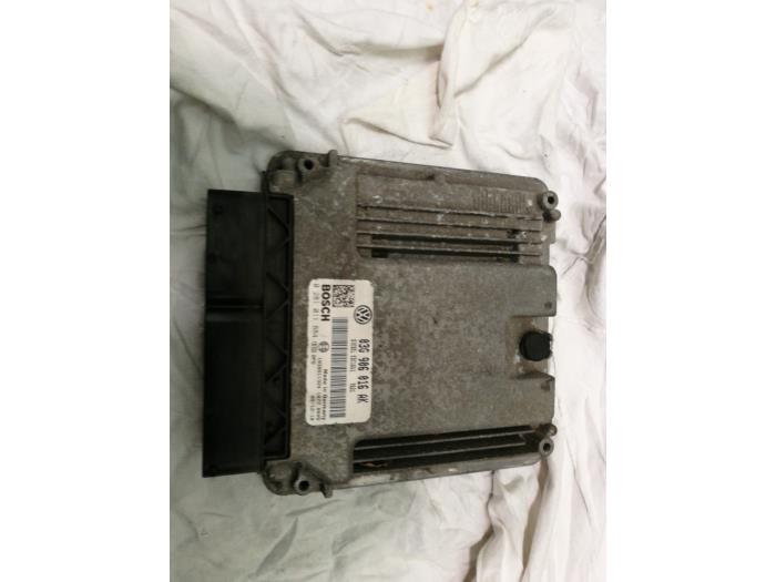 Gebruikte Inspuitcomputer Seat Leon (1P1) 1.9 TDI 105 Prijs € 50,00 Margeregeling aangeboden door Baris Schiedam