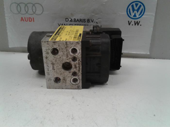 Gebruikte ABS Pomp Volkswagen Passat Variant (3B5) 1.9 TDI 110 Prijs € 25,00 Margeregeling aangeboden door Baris Schiedam