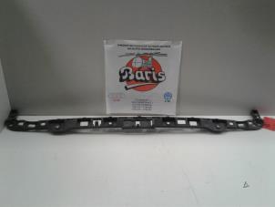 Gebruikte Bumperframe achter Volkswagen Golf VI (5K1) 1.2 TSI BlueMotion Prijs € 5,00 Margeregeling aangeboden door Baris Schiedam