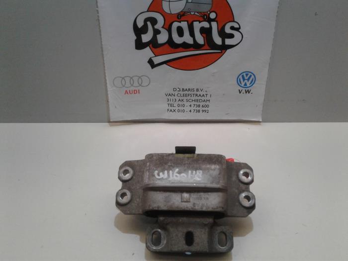 Gebruikte Motorsteun Volkswagen Golf V (1K1) 2.0 FSI 16V Prijs € 5,00 Margeregeling aangeboden door Baris Schiedam
