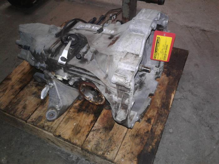 Gebruikte Versnellingsbak Volkswagen Passat (3B2) 1.8 20V Prijs € 300,00 Margeregeling aangeboden door Baris Schiedam