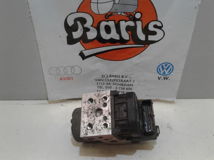 Gebruikte ABS Pomp Volkswagen Passat (3B2) 1.8 20V Prijs € 25,00 Margeregeling aangeboden door Baris Schiedam