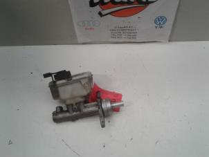 Gebruikte Hoofdremcilinder Audi A4 Cabrio (B7) 2.5 TDI 24V Prijs € 40,00 Margeregeling aangeboden door Baris Schiedam