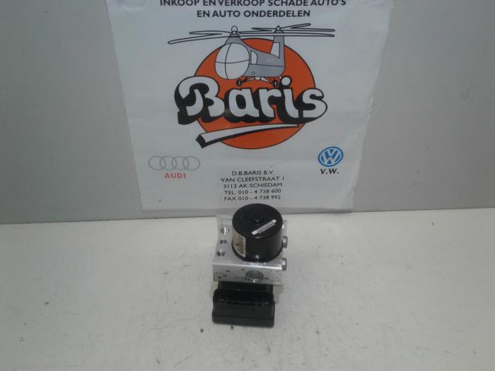 Gebruikte ABS Pomp Volkswagen Golf VI (5K1) 2.0 TDI 16V Prijs € 100,00 Margeregeling aangeboden door Baris Schiedam