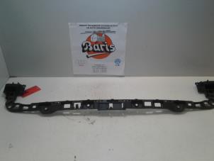 Gebruikte Bumperframe achter Volkswagen Golf VI (5K1) 2.0 TDI 16V Prijs € 25,00 Margeregeling aangeboden door Baris Schiedam