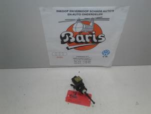 Gebruikte Koppeling Hoofd Cilinder Volkswagen Golf VI (5K1) 2.0 TDI 16V Prijs € 25,00 Margeregeling aangeboden door Baris Schiedam