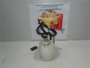 Gebruikte Benzinepomp Volkswagen Tiguan (5N1/2) 2.0 TDI 16V 4Motion Prijs € 25,00 Margeregeling aangeboden door Baris Schiedam