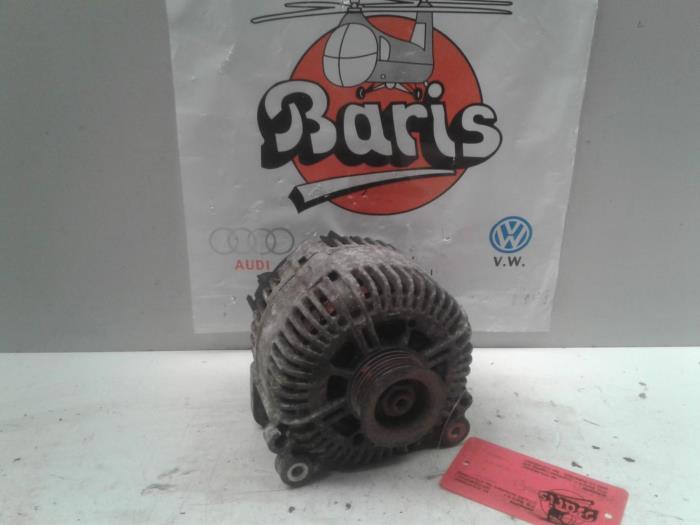 Gebruikte Dynamo Audi A4 (B7) 3.0 TDI V6 24V Quattro Prijs € 50,00 Margeregeling aangeboden door Baris Schiedam