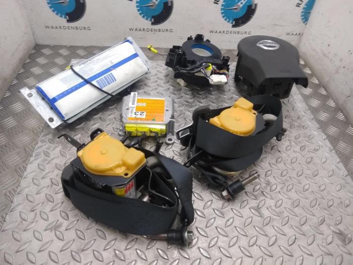 Nissan Pathfinder Airbag Sets + Modules voorraad