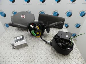 Gebruikte Module + Airbag Set Fiat Panda Prijs op aanvraag aangeboden door Rhenoy Onderdelen b.v.