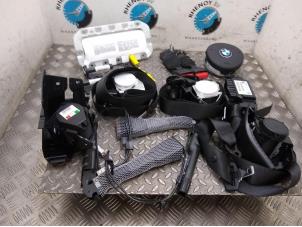 Gebruikte Module + Airbag Set BMW 2 serie (F22) Prijs € 600,00 Margeregeling aangeboden door Rhenoy Onderdelen b.v.