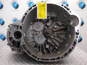 Gebruikte Automaatbak Renault Trafic New (JL) Prijs op aanvraag aangeboden door Rhenoy Onderdelen b.v.