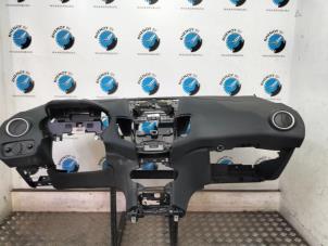 Gebruikte Airbag set + dashboard Ford Fiesta 6 (JA8) 1.25 16V Prijs op aanvraag aangeboden door Rhenoy Onderdelen b.v.