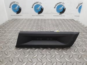 Gebruikte USB stekker Volkswagen Golf VIII (CD1) 2.0 TDI BlueMotion 16V Prijs op aanvraag aangeboden door Rhenoy Onderdelen b.v.