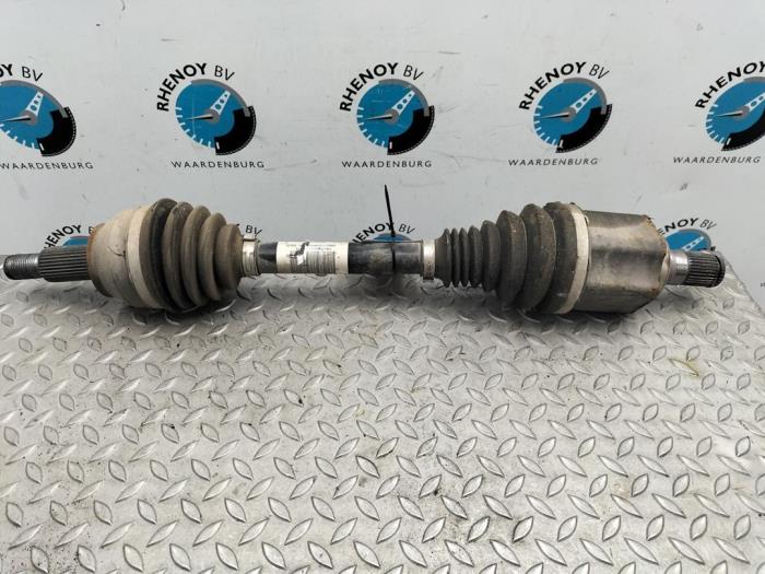 Aandrijfas links-voor van een Landrover Discovery Sport L550 2015