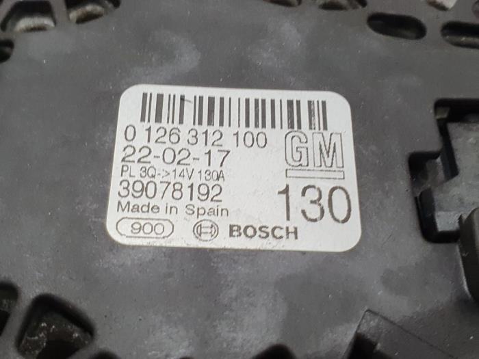 Dynamo van een Opel Corsa E  2018