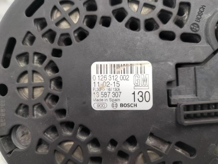 Dynamo van een Opel Corsa E  2018