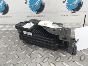 Gebruikte Radar sensor Landrover Discovery V (LR) 3.0 Td6 24V Prijs op aanvraag aangeboden door Rhenoy Onderdelen b.v.