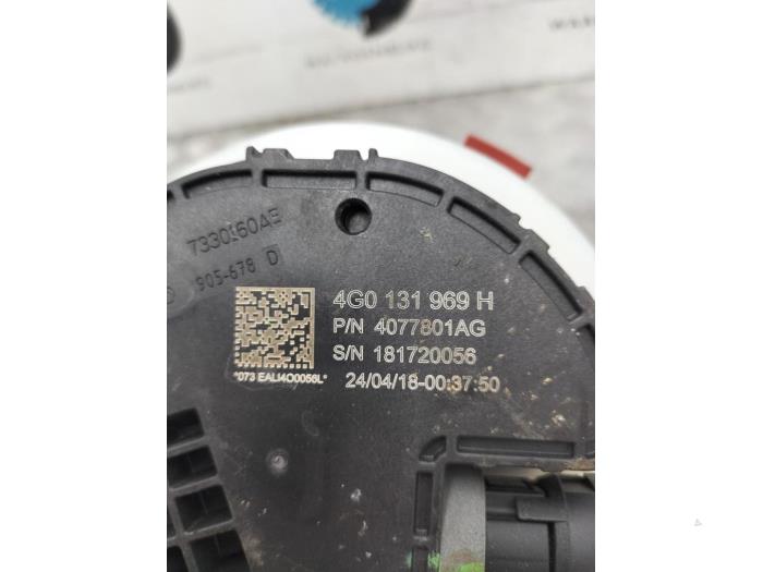 Adblue pomp van een Audi A6 Avant (C7) 3.0 TDI V6 24V Quattro 2018