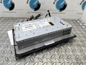 Gebruikte Radio versterker Jaguar XF (CC9) 2.2 D S200 16V Prijs op aanvraag aangeboden door Rhenoy Onderdelen b.v.