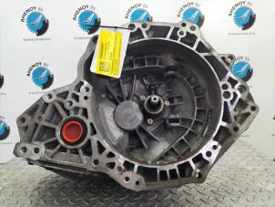 5801260777A Versnellingspook 6 versnelling 2006 tot 2012
