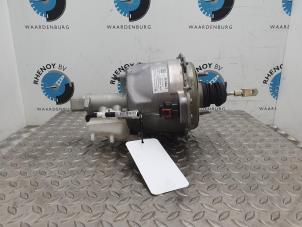 Gebruikte Rembooster Renault Zoé (AG) R135 Prijs op aanvraag aangeboden door Rhenoy Onderdelen b.v.