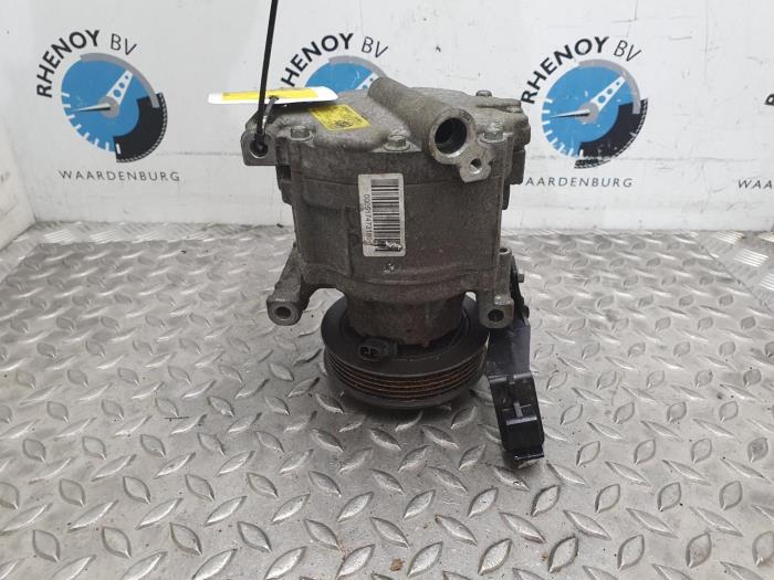 Gebruikte Pomp Airco Ford KA Prijs € 72,60 Inclusief btw aangeboden door Rhenoy Onderdelen b.v.