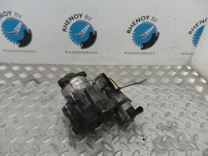Gebruikte Pomp Servo BMW 5-Serie Prijs € 145,20 Inclusief btw aangeboden door Rhenoy Onderdelen b.v.