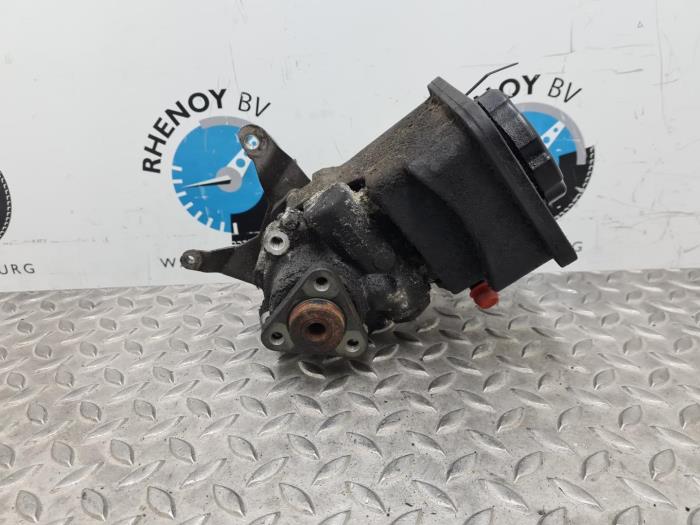 Gebruikte Pomp Servo BMW 5-Serie Prijs € 205,70 Inclusief btw aangeboden door Rhenoy Onderdelen b.v.