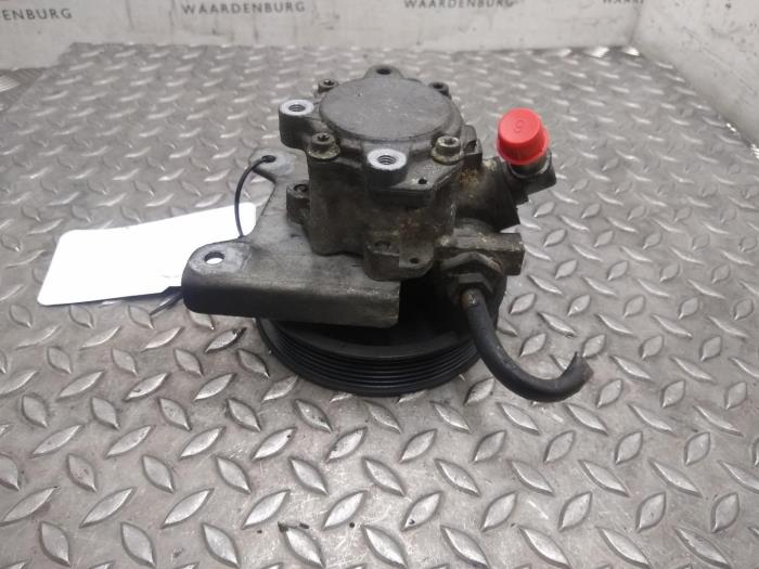 Gebruikte Servopomp BMW 3-Serie Prijs € 60,50 Inclusief btw aangeboden door Rhenoy Onderdelen b.v.