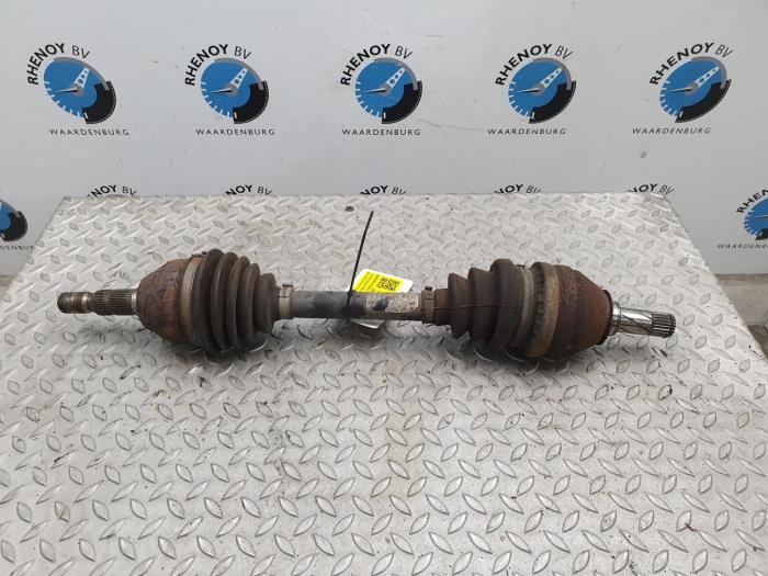 Gebruikte Aandrijfas links-achter Opel Zafira Prijs € 48,40 Inclusief btw aangeboden door Rhenoy Onderdelen b.v.