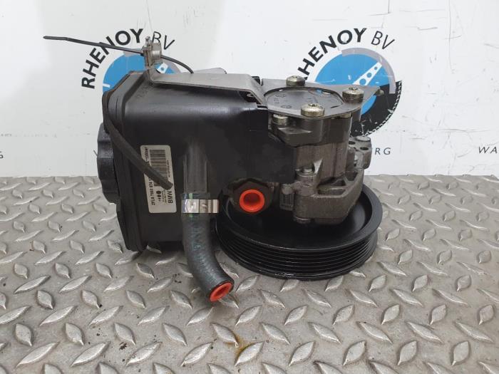 Gebruikte Pomp Servo BMW 5-Serie Prijs € 121,00 Inclusief btw aangeboden door Rhenoy Onderdelen b.v.