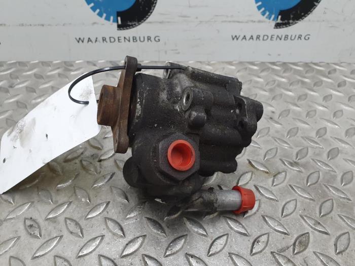 Gebruikte Pomp Servo Renault Master Prijs € 60,50 Inclusief btw aangeboden door Rhenoy Onderdelen b.v.