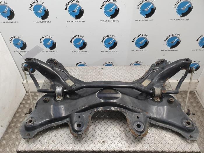 Gebruikte Subframe Ford KA Prijs € 121,00 Inclusief btw aangeboden door Rhenoy Onderdelen b.v.