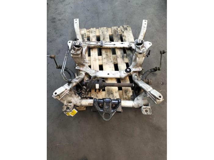 Gebruikte Subframe Landrover Range Rover Prijs € 605,00 Inclusief btw aangeboden door Rhenoy Onderdelen b.v.