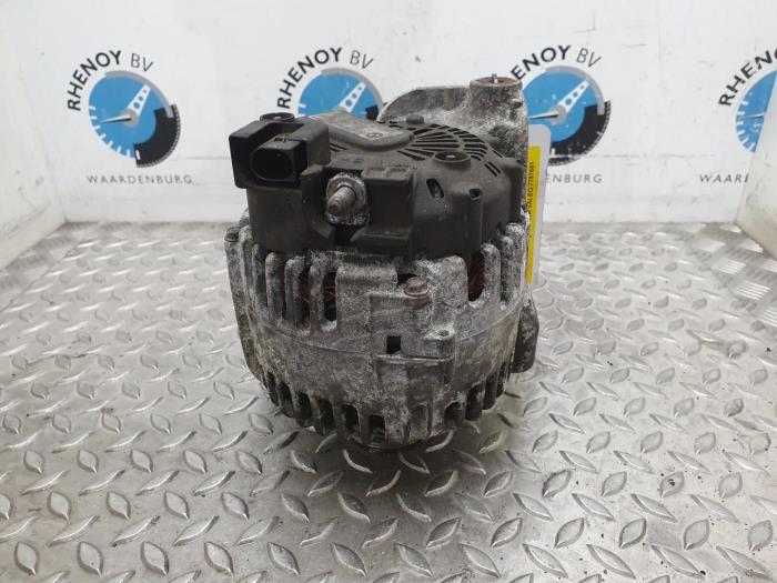 Gebruikte Dynamo BMW 3-Serie Prijs € 48,40 Inclusief btw aangeboden door Rhenoy Onderdelen b.v.
