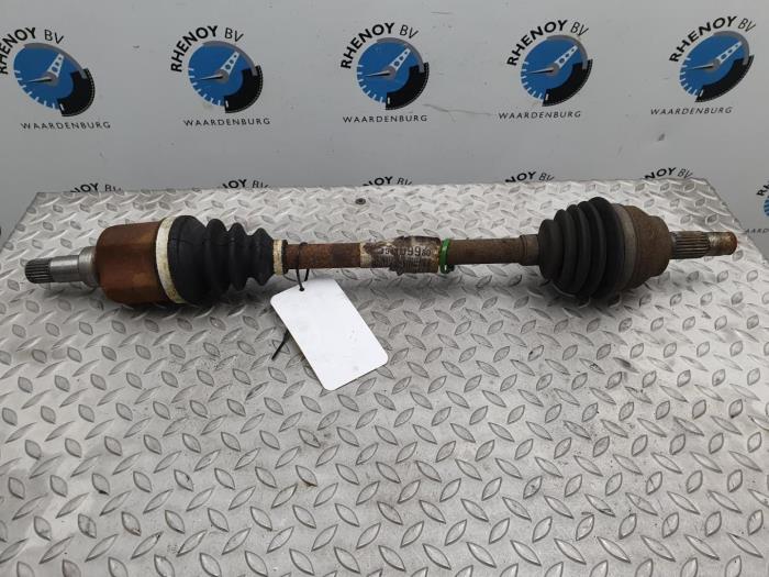 Gebruikte Steekas links-achter Peugeot 207 Prijs € 48,40 Inclusief btw aangeboden door Rhenoy Onderdelen b.v.