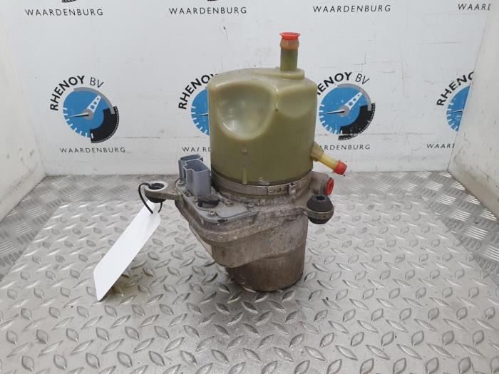 Gebruikte Servopomp Volvo V50 Prijs € 84,70 Inclusief btw aangeboden door Rhenoy Onderdelen b.v.