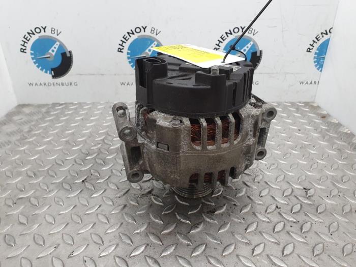 Gebruikte Dynamo Audi A4 Prijs € 48,40 Inclusief btw aangeboden door Rhenoy Onderdelen b.v.