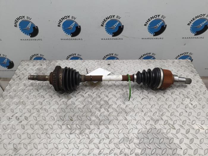 Gebruikte Steekas links-achter Peugeot 206 PLUS Prijs € 48,40 Inclusief btw aangeboden door Rhenoy Onderdelen b.v.