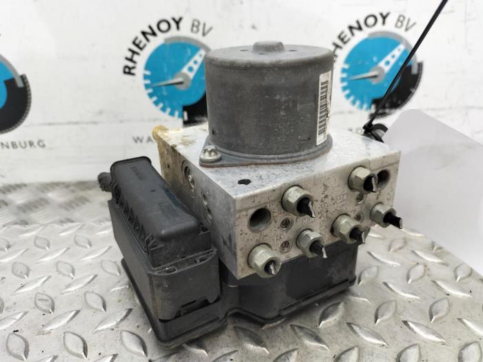 Gebruikte ABS Pomp Mini Mini Prijs € 121,00 Inclusief btw aangeboden door Rhenoy Onderdelen b.v.