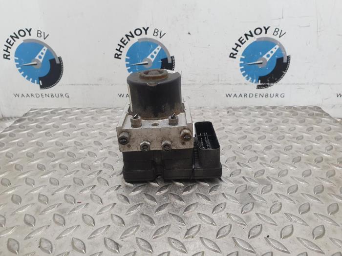 Gebruikte ABS Pomp Peugeot 206 Prijs € 60,50 Inclusief btw aangeboden door Rhenoy Onderdelen b.v.