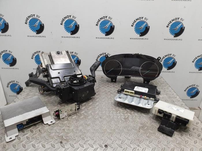 Gebruikte Computer Motormanagement Ford Transit Courier Prijs € 423,50 Inclusief btw aangeboden door Rhenoy Onderdelen b.v.