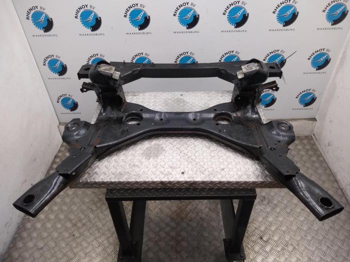 Gebruikte Subframe Mercedes Vito Prijs € 121,00 Inclusief btw aangeboden door Rhenoy Onderdelen b.v.