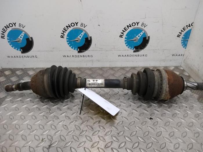 Gebruikte Aandrijfas links-achter Opel Zafira Prijs € 48,40 Inclusief btw aangeboden door Rhenoy Onderdelen b.v.